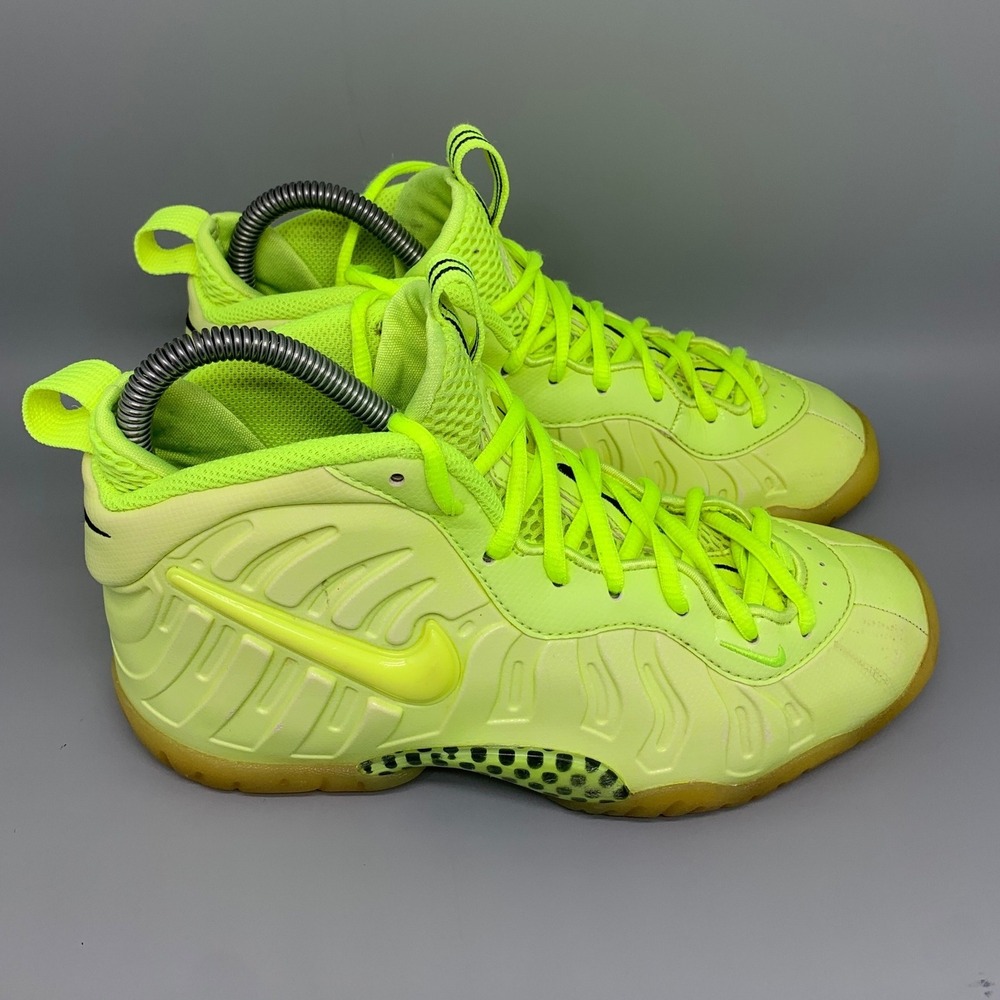 Nike Little Posite One Volt Basketball Shoes CW1593-702 Yth Sz 4Y Women's Sz 5.5